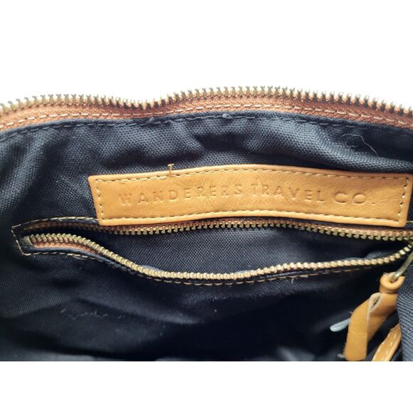 Wanderer Santorini Leather Crossbody - Picture 9 of 10